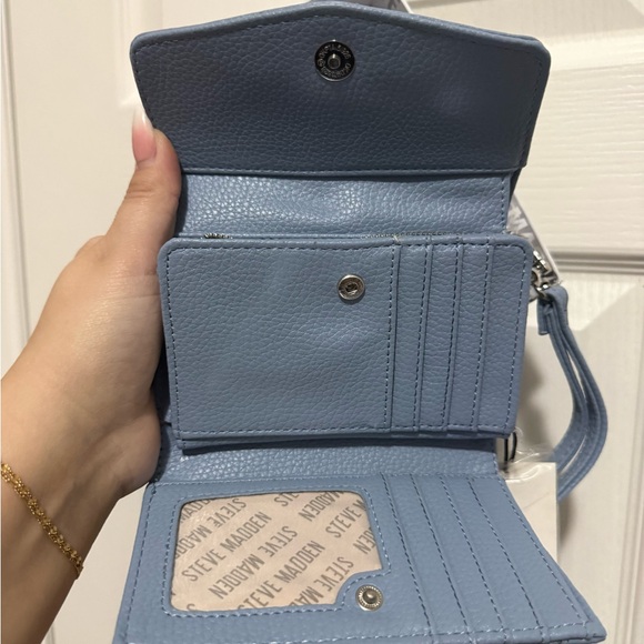 Steve Madden Blue Embossed Wallet - Picture 2 of 5